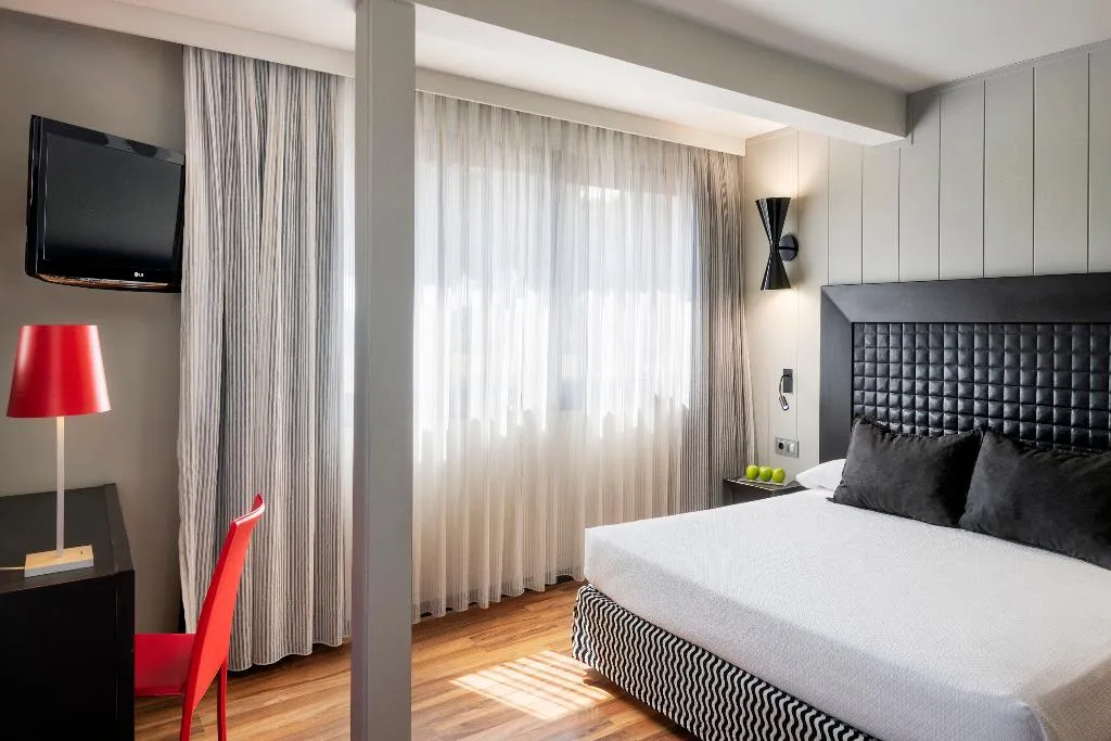 Double or Twin STANDARD Room, Salles Hotel Aeroport de Girona, Costa Brava