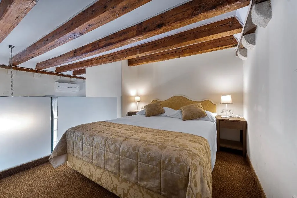 SUITE DELUXE Room, Palmotta Palace, Dubrovnik