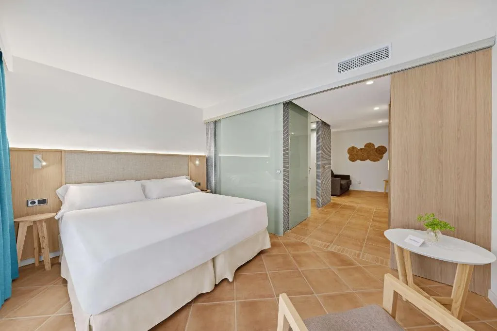 JUNIOR SUITE STANDARD Room, Occidental Cala Viñas, Majorca