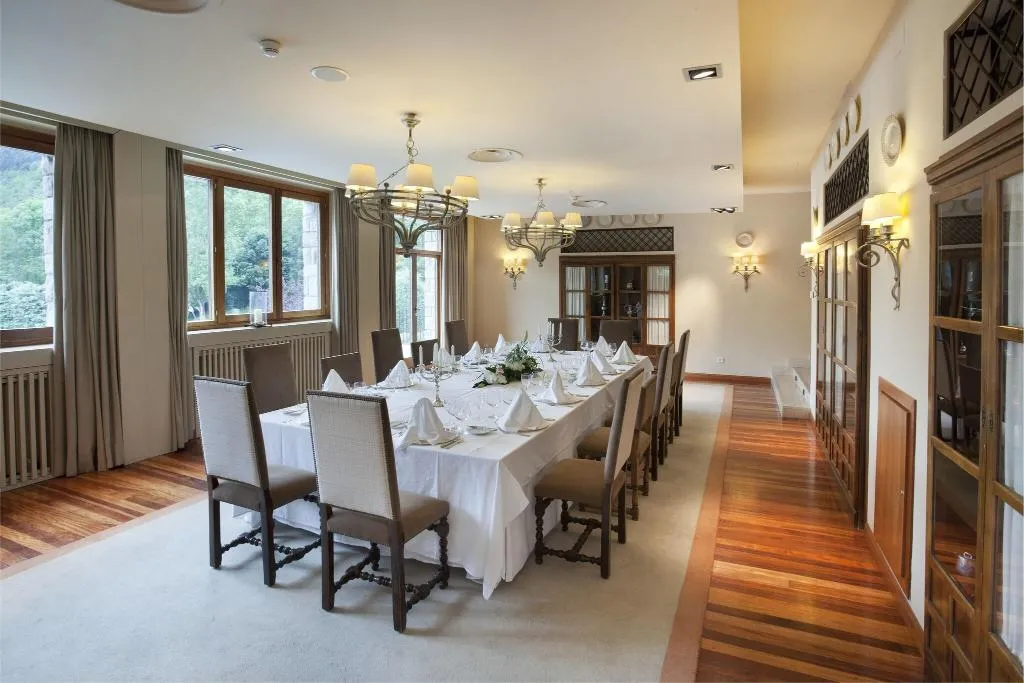 Restaurant, Parador de Vielha, Costa Brava