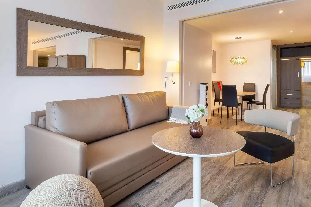 SUITE STANDARD Room, Melia Lebreros, Seville
