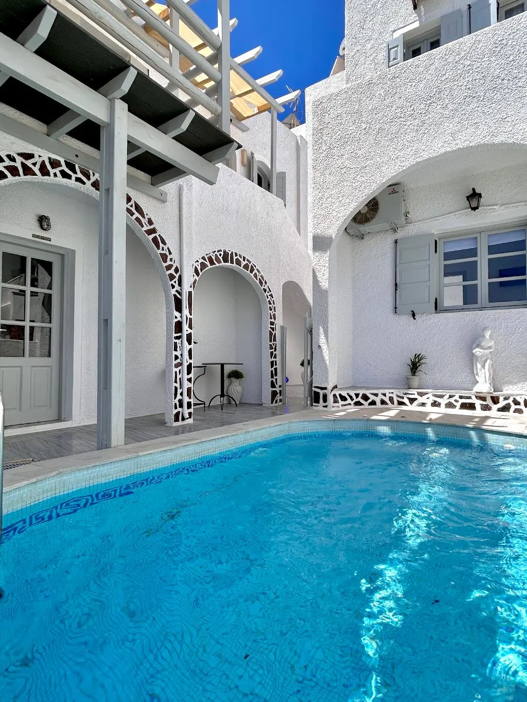 Pool, Maralex, Santorini