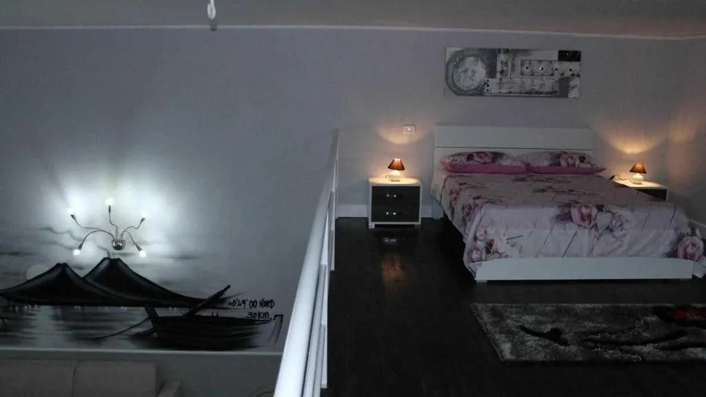 Room, B&B La Torretta di Chiaia, Naples