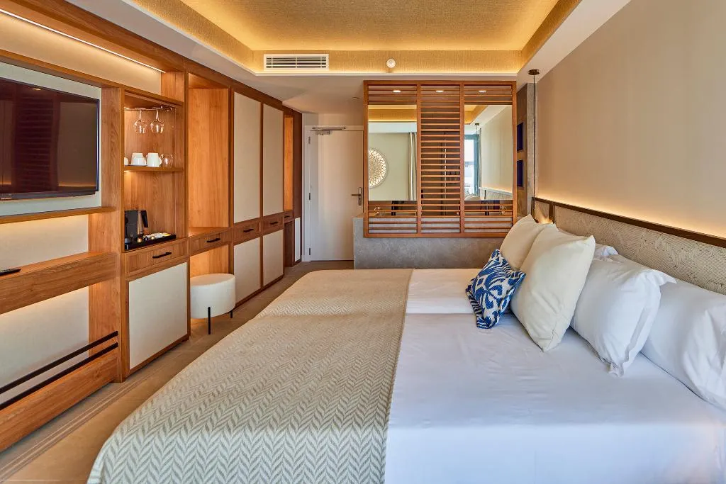 JUNIOR SUITE SIDE SEA VIEW Room, Universal Gran Leon and Spa, Majorca