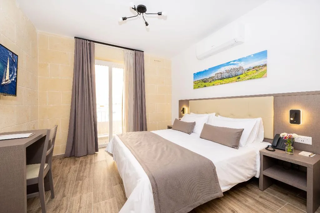 DOUBLE WITH BALCONY Room, C4 Retreats Gozo, Gozo