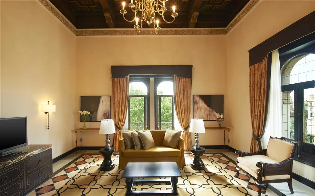 General view, Alfonso XIII, Seville