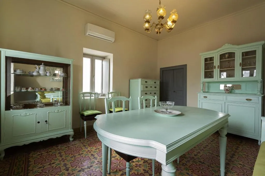 Room, Nomikos Mansion, Santorini