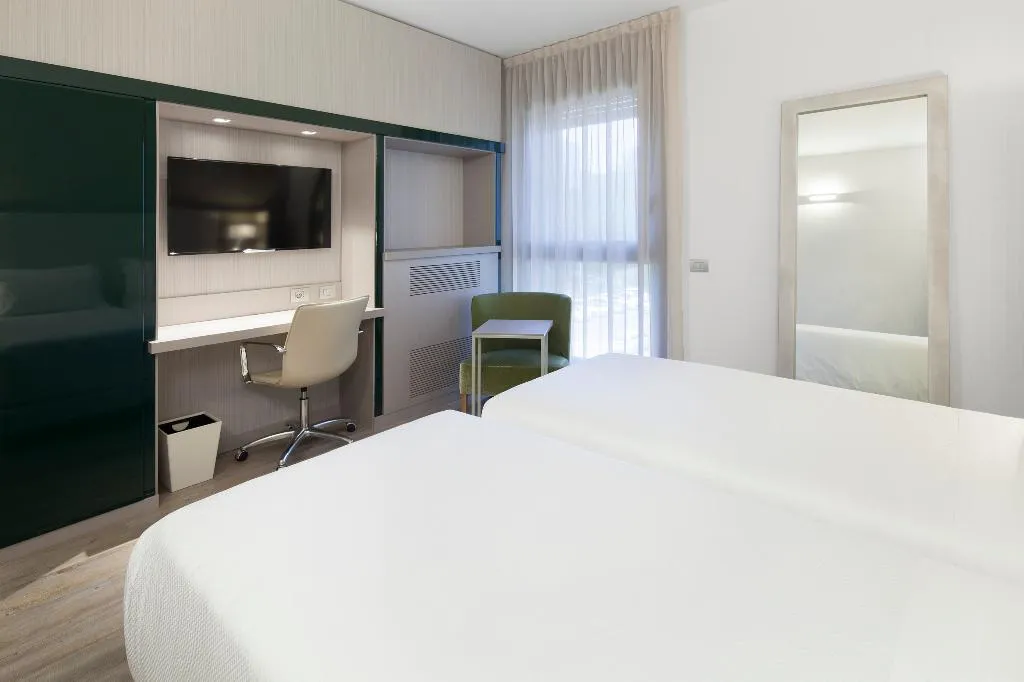 DOUBLE STANDARD Room, NH Milano Congress Centre, Milan