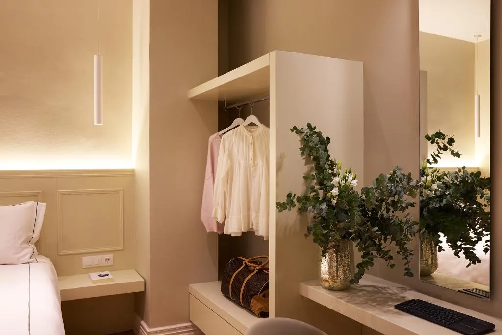 SUITE STANDARD Room, Vrachos Athens Suites, Athens
