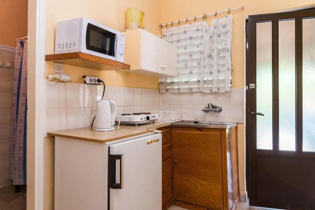Room, Roussa's Studios and Apartments, Zante