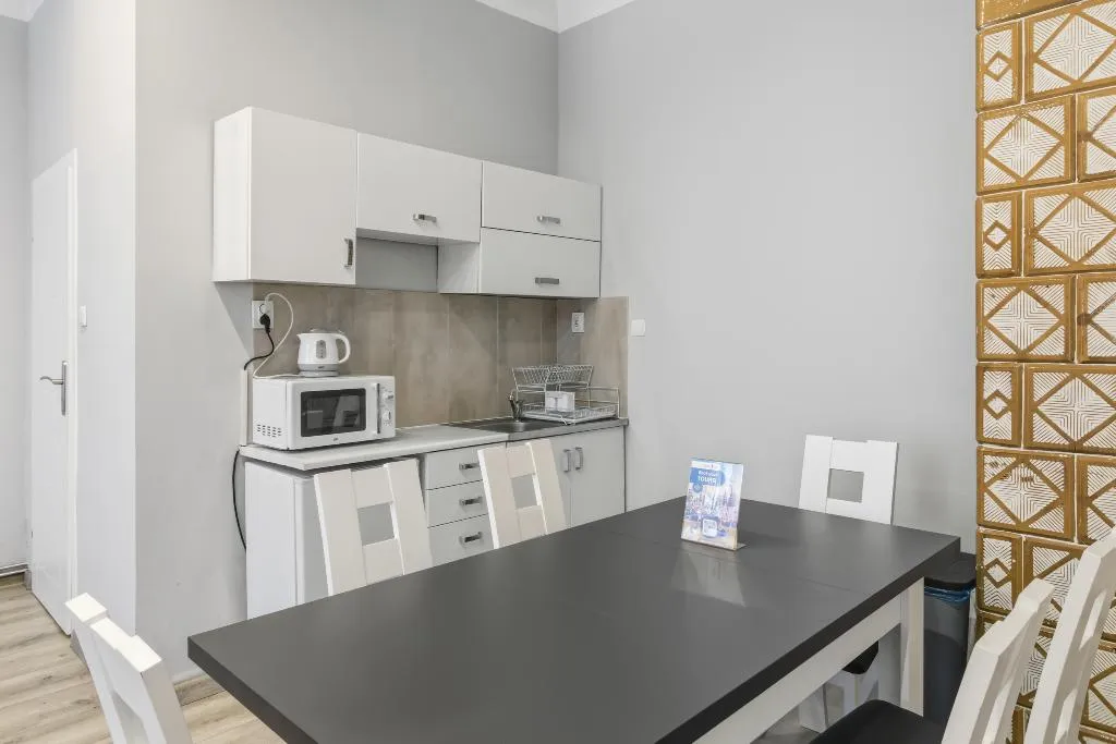 APARTMENT CAPACITY 2 Room, Queen Apartments, Krakow