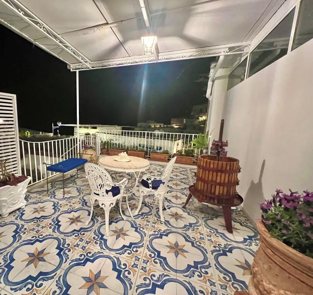 Terrace, Hotel Villa Delle Palme, Naples