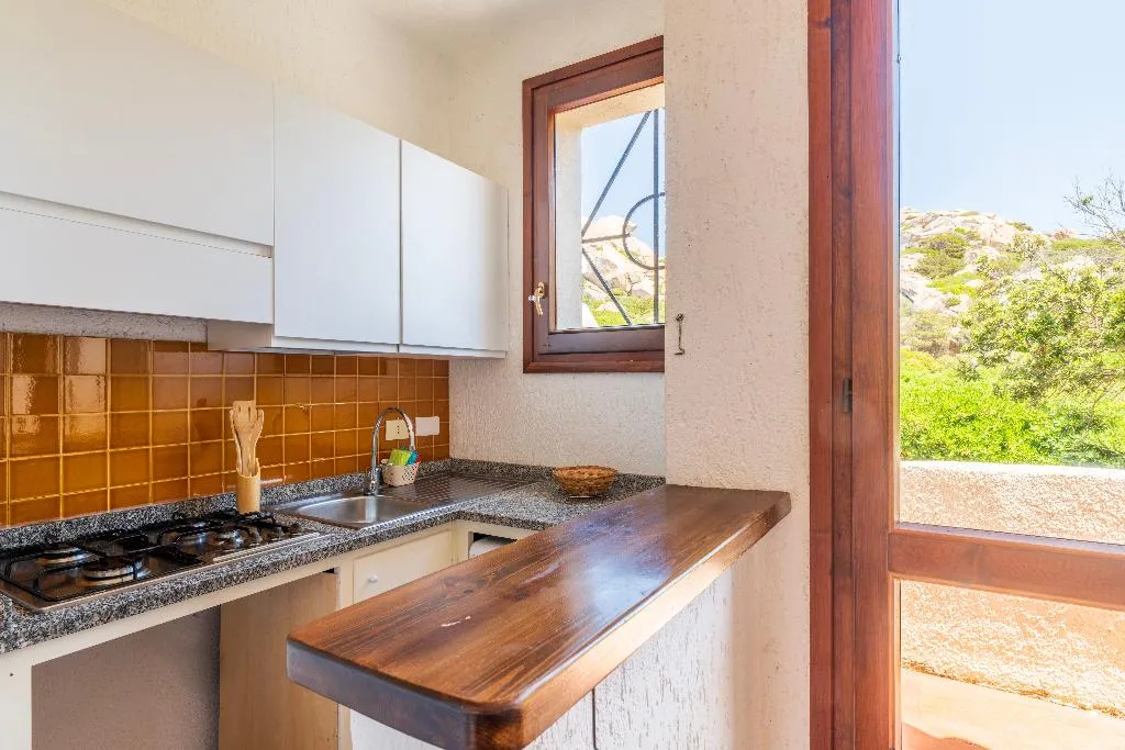 APARTMENT CAPACITY 6 TWO BEDROOMS Room, Residence Baia Santa Reparata, Olbia