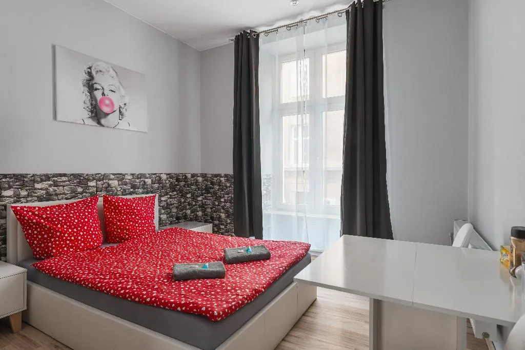 DOUBLE STANDARD Room, Queen Apartments, Krakow