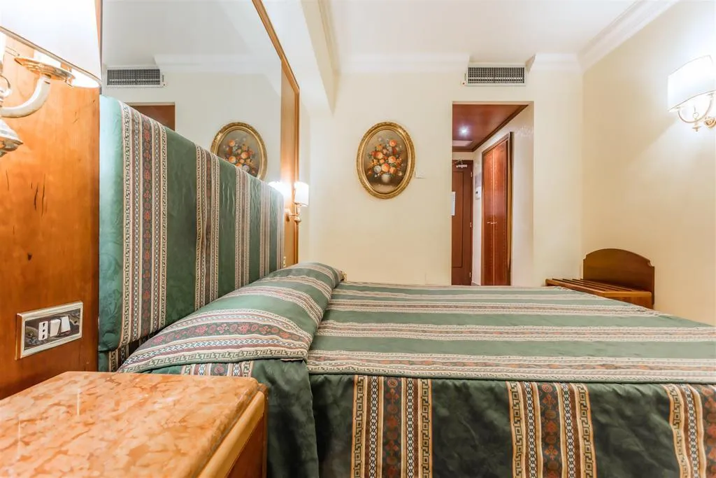 DOUBLE DELUXE Room, Raeli Hotel Luce, Rome