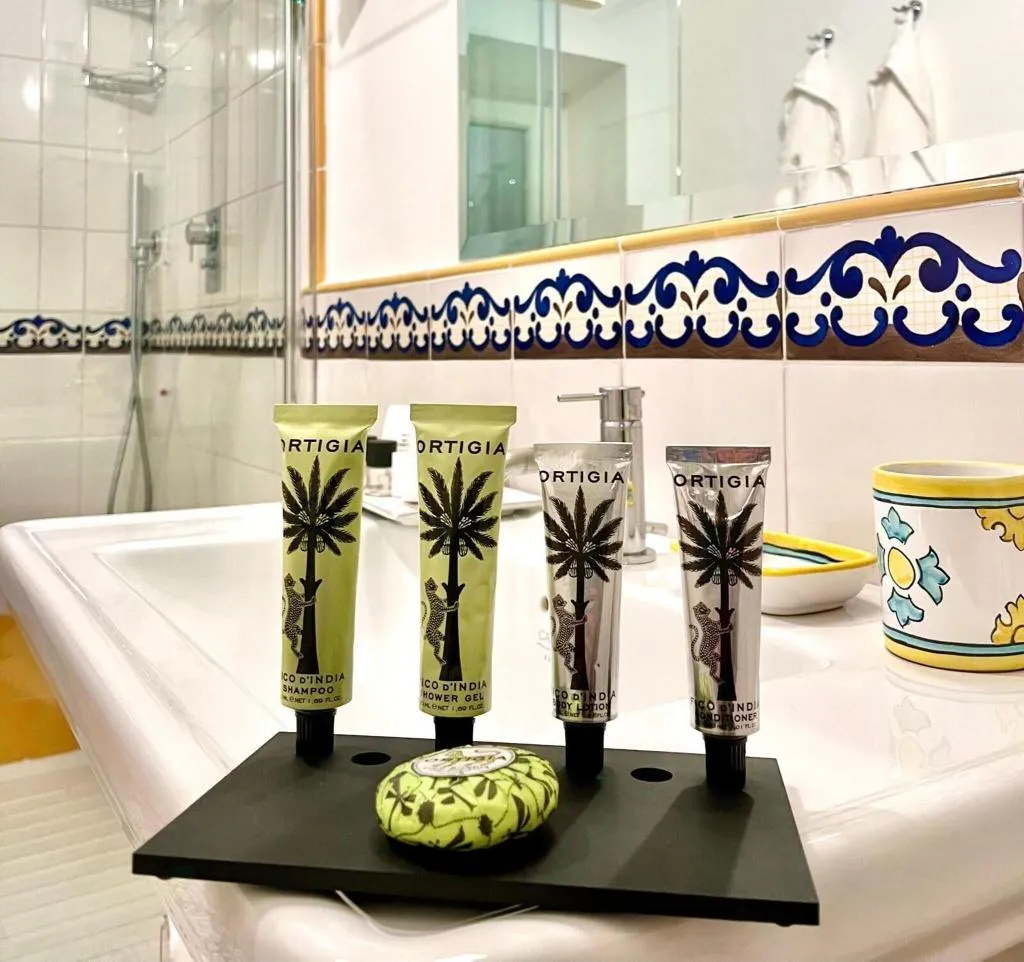 JUNIOR SUITE SEA VIEW KING BED Room, Palazzo Pascal, Naples