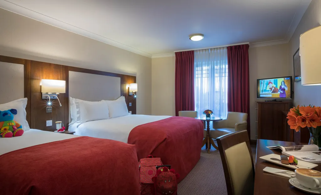 FAMILY ROOM STANDARD Room, Clayton Hotel Ballsbridge, Dublin