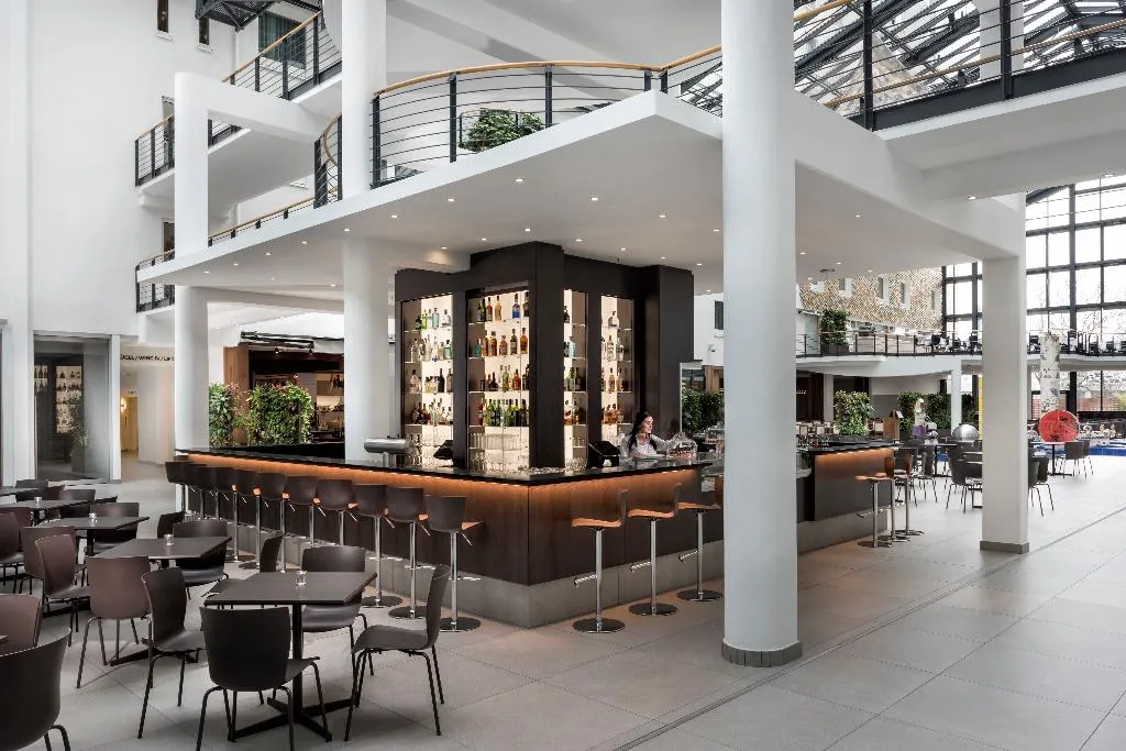 Bar, Estrel Hotel Berlin, Berlin