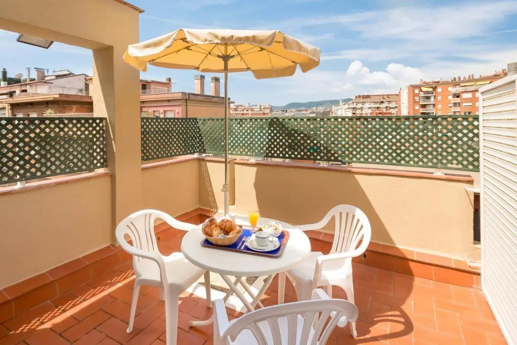Terrace, Aparthotel Bertran, Barcelona