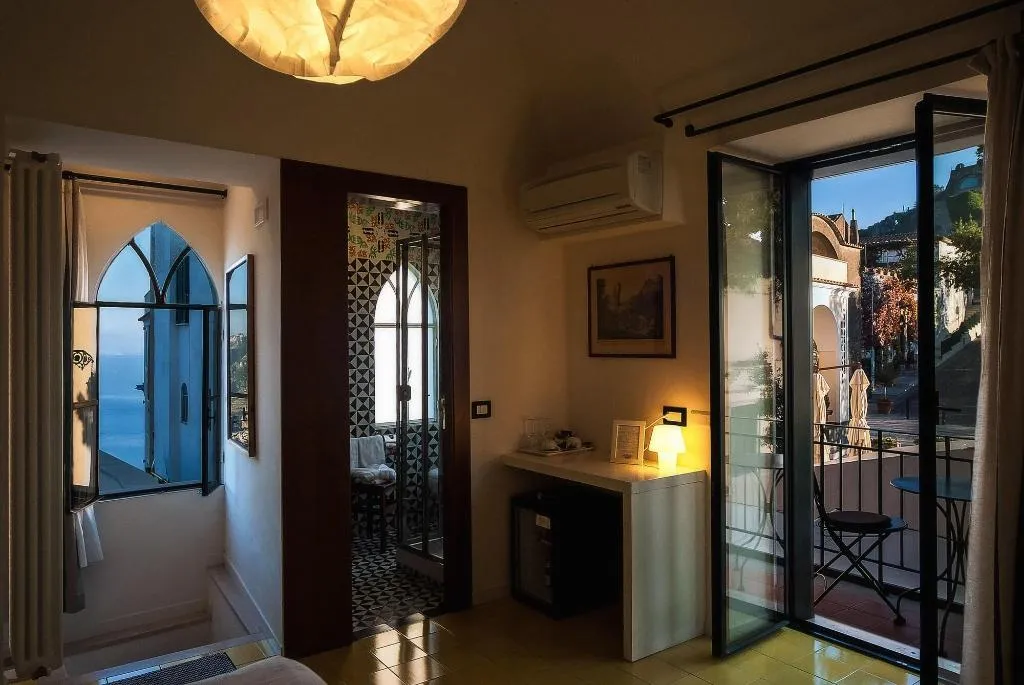 Room, La Moresca, Naples