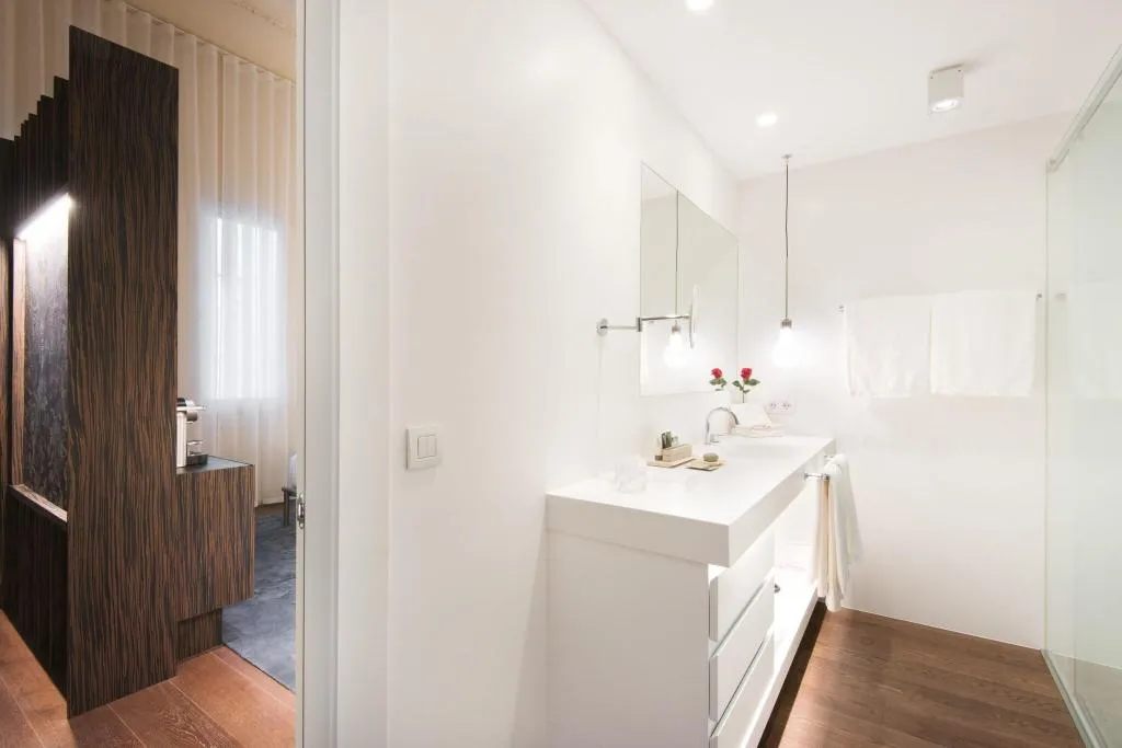 DOUBLE DELUXE QUEEN BED Room, Hotel Mercer Sevilla, Seville