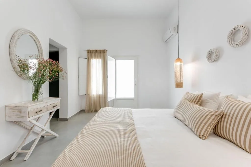 Room, Hotel Eucalyptus, Santorini