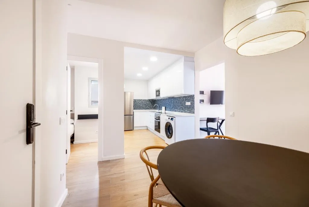 APARTMENT CAPACITY 5 Room, Ainb Barcelona Sants Apartments, Barcelona