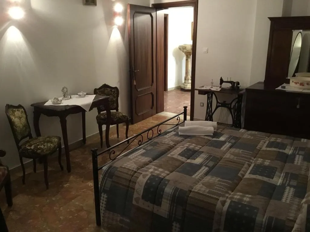 Room, Venice Sun Apartment And Rooms, Venice