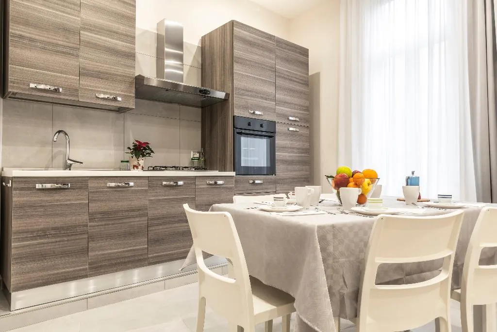 APARTMENT WITH BALCONY Room, Casina Rossa, Naples