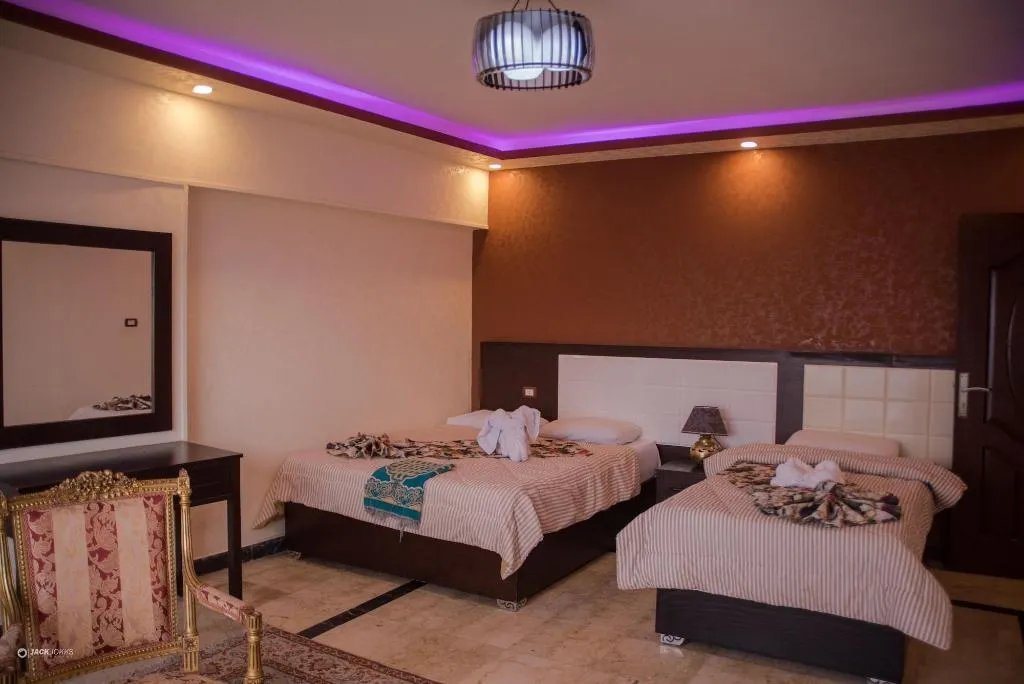 Room, Nile Sky Hotel and Suites, Cairo