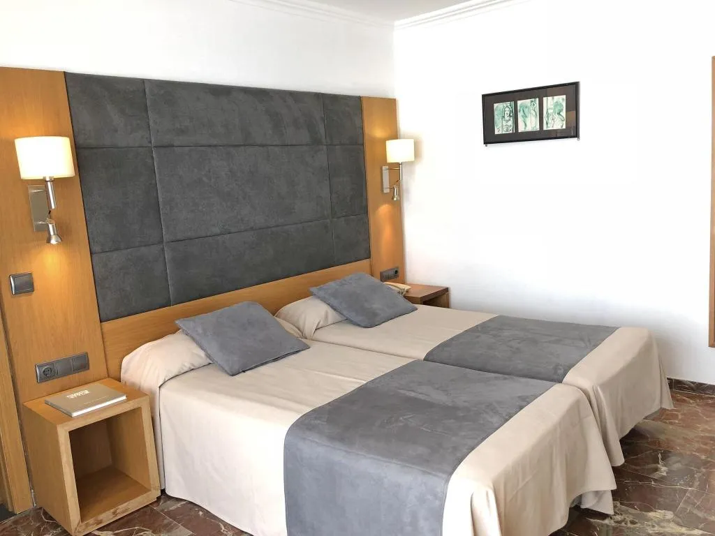 TRIPLE TWO BEDS Room, Mirador, Majorca