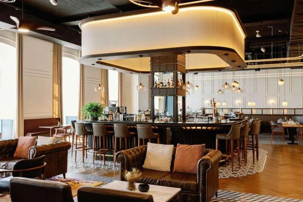 Bar, The Editory Riverside Santa Apolonia Hotel, Lisbon