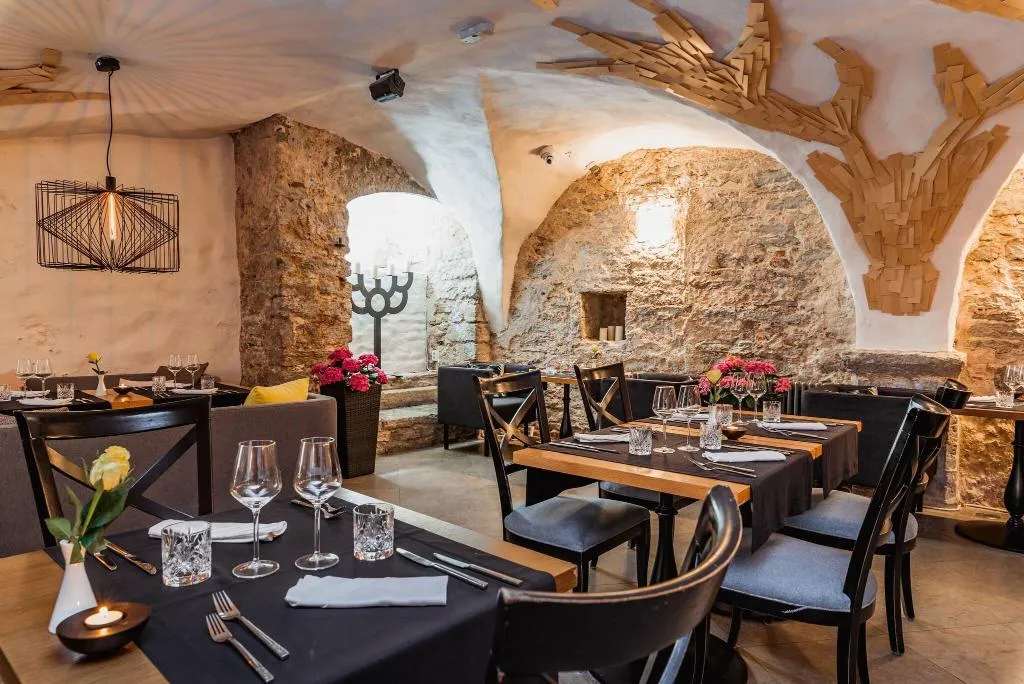 Restaurant, Meriton Old Town Garden, Tallinn