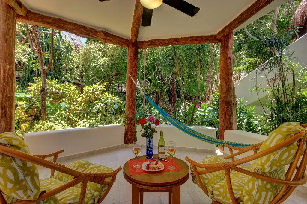 BUNGALOW KING SIZE BED Room, Riviera Maya Suites, Playa Del Carmen