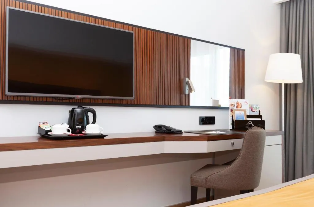 Double or Twin DELUXE POOL VIEW Room, Alanda Hotel Marbella, Costa Del Sol