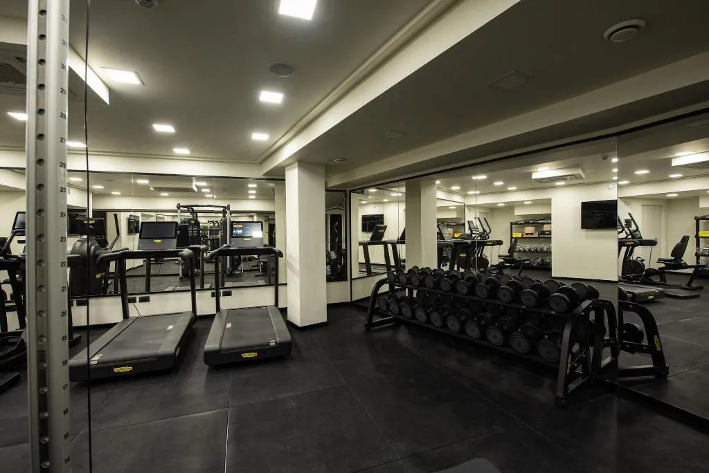 Sports and Entertainment, Gold Tower Lifestyle Hotel, Naples