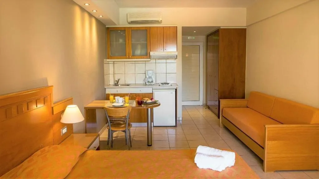 Room, Helios, Crete