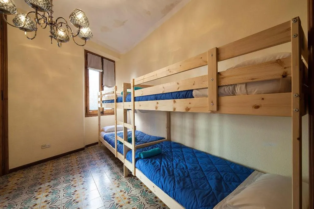 Room, Hostel Bed In Girona, Costa Brava