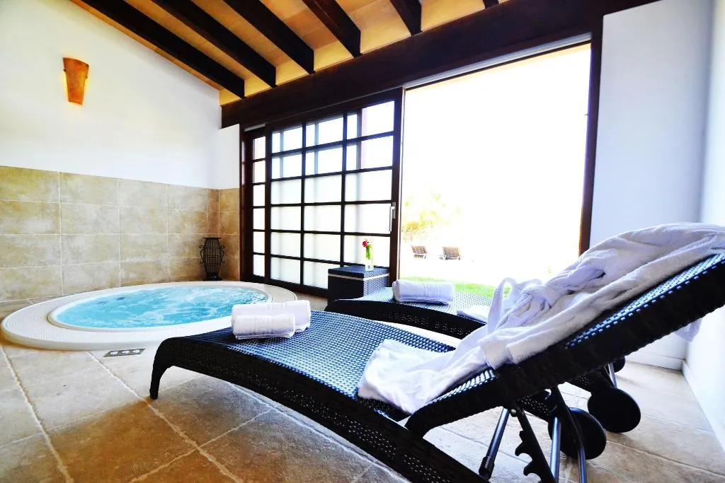 Sports and Entertainment, Bennoc Petit Hotel, Majorca