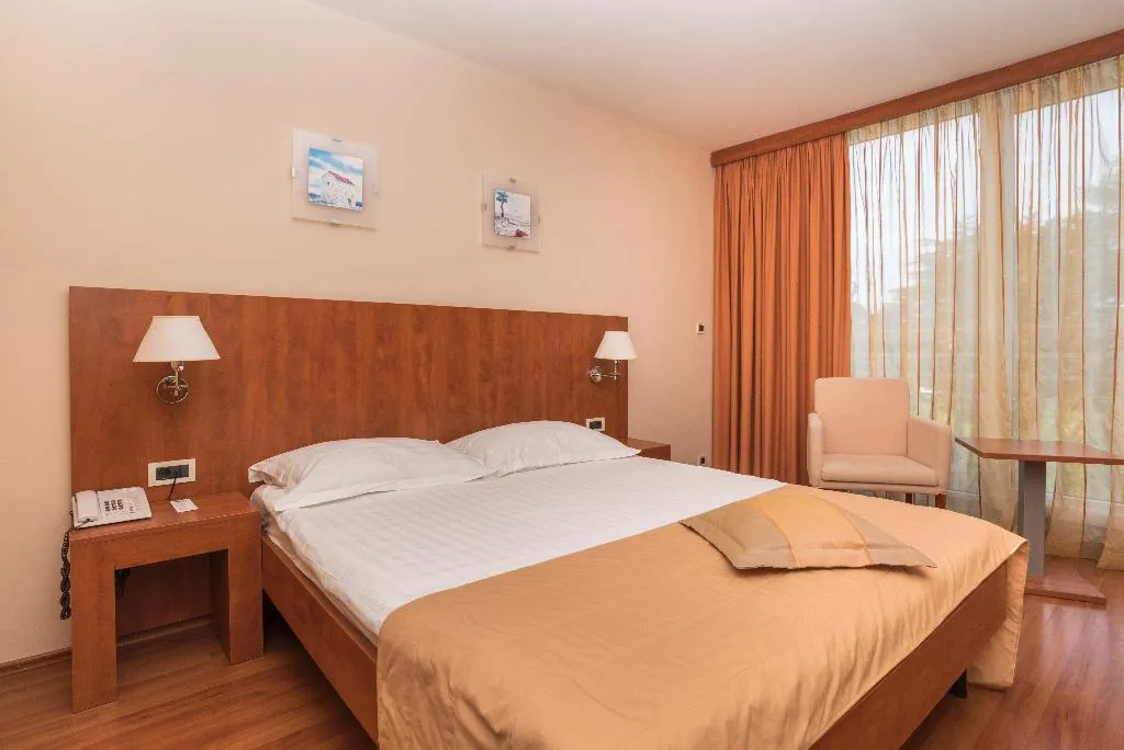 DOUBLE ECONOMY Room, Hotel Umag  Plava Laguna, Istria