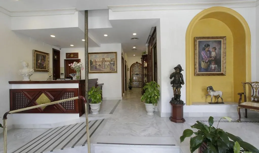 Lobby, Puerta de Sevilla, Seville