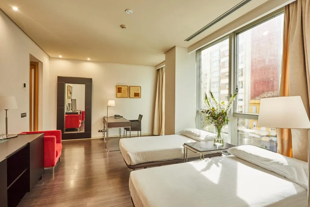 FAMILY ROOM STANDARD Room, Silken Puerta Valencia, Valencia
