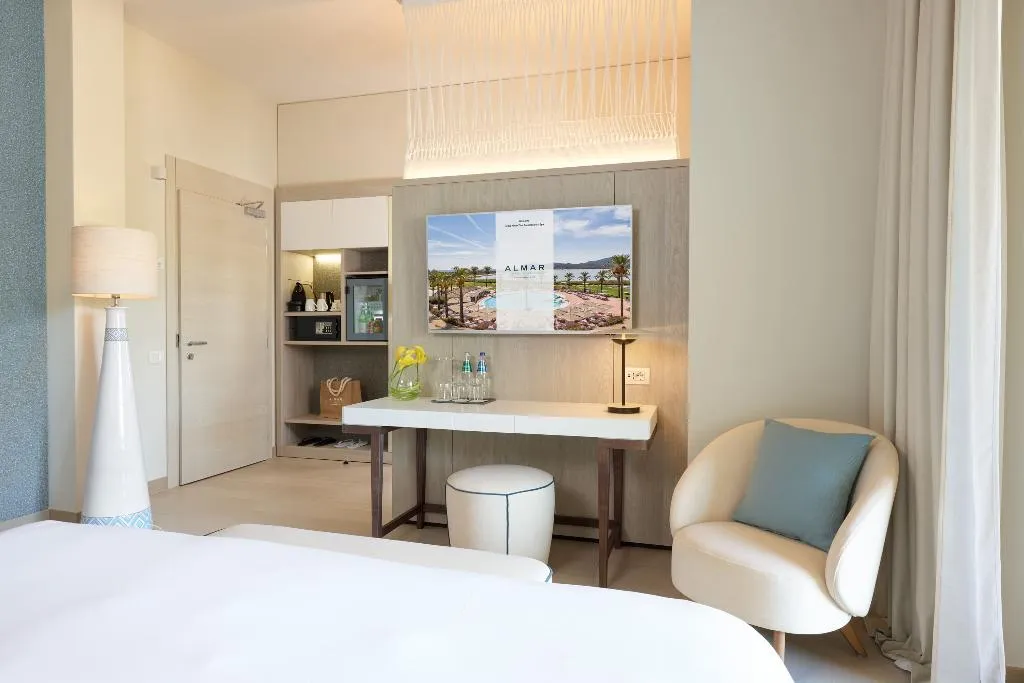 TRIPLE DELUXE Room, Almar Timi Ama Resort & Spa, Cagliari
