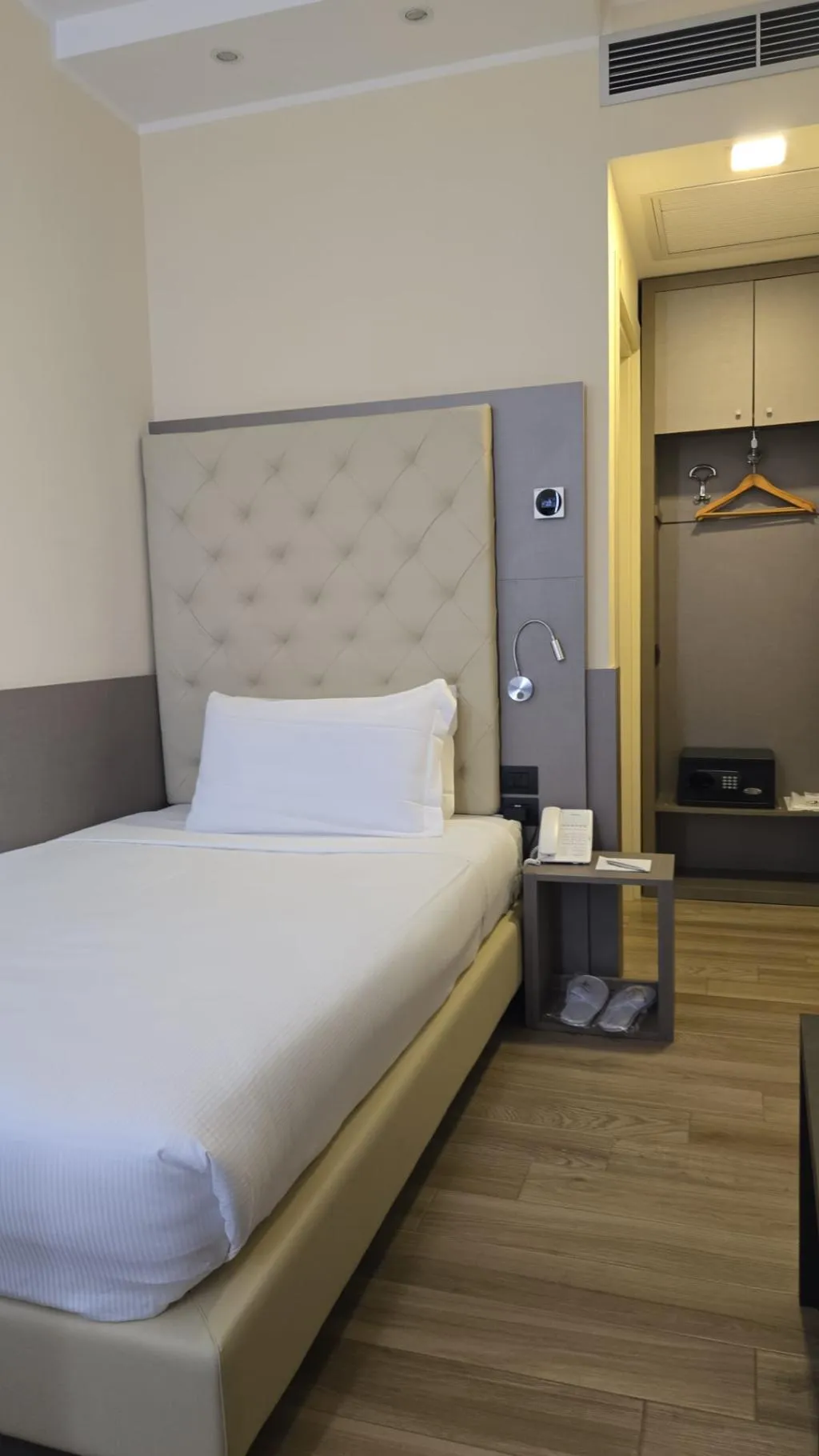 SINGLE STANDARD Room, JR Hotels Bocconi Milano, Milan