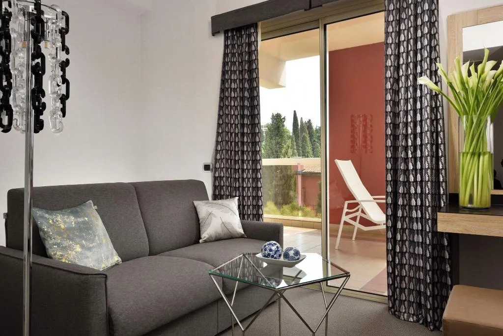 JUNIOR SUITE POOL VIEW Room, Hotel Continental Wellness & Spa, Milan