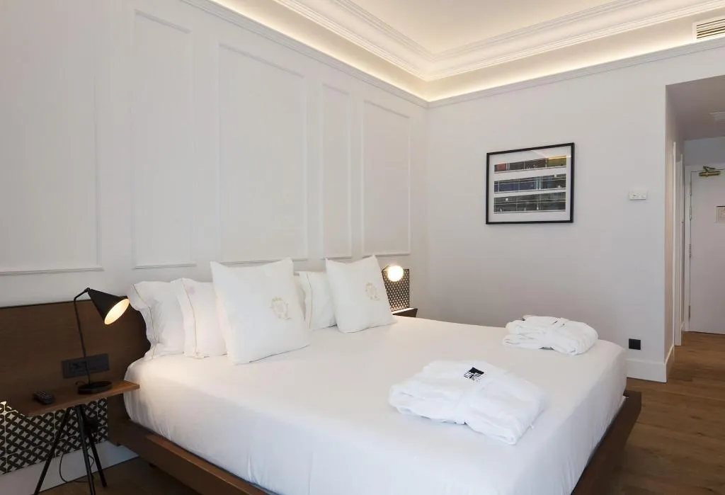 TWIN WITH VIEWS Room, One Shot Palacio Reina Victoria 04, Valencia