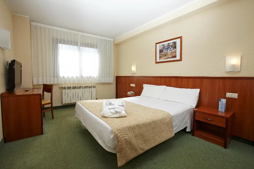 DOUBLE SINGLE USE STANDARD Room, HCC Ciutat de Berga, Barcelona