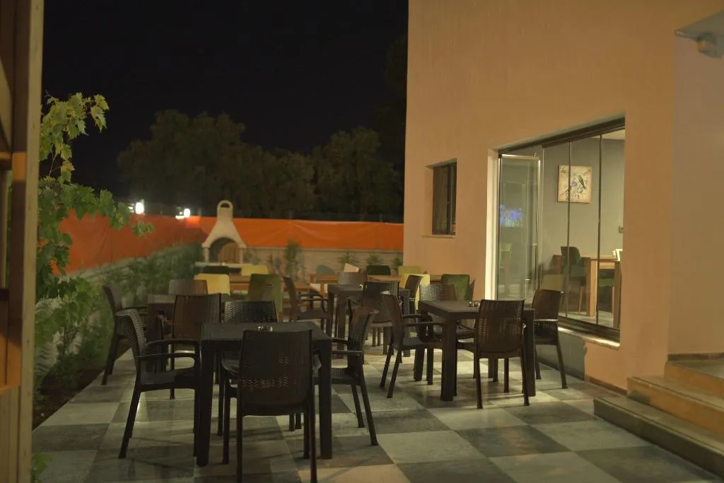 Restaurant, Kulup Laka 1969, Izmir