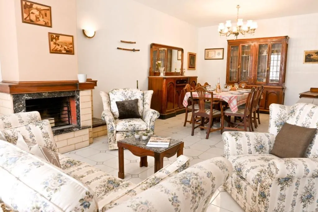 TRIPLE WITH TERRACE Room, 7Mediterrenea  Villa, Malta