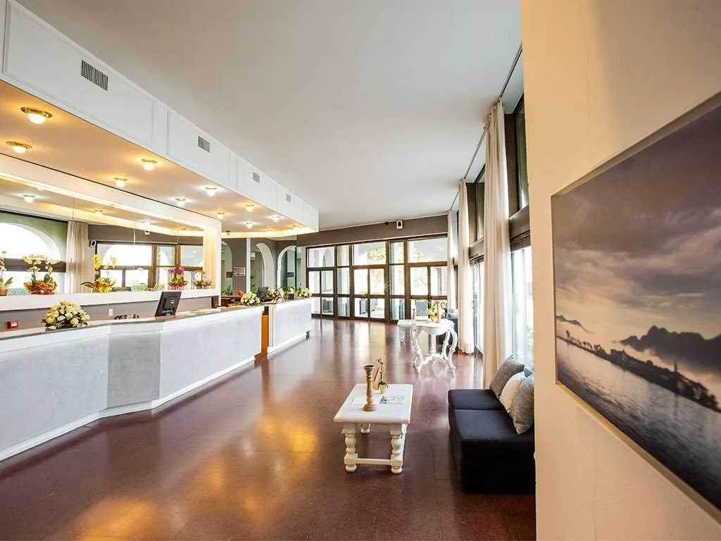 Lobby, Hotel Villa Carlotta, Milan